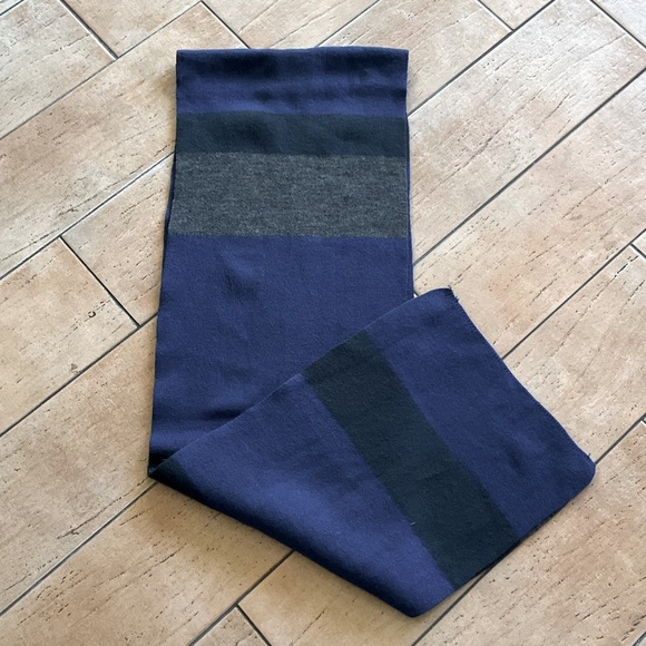 Isaac Mizrahi Men’s Oblong Scarf - Picture 1 of 3